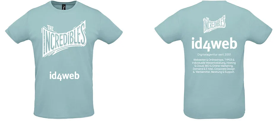 Zwei hellblaue T-Shirts mit id4web-Aufdruck von vorn und hinten