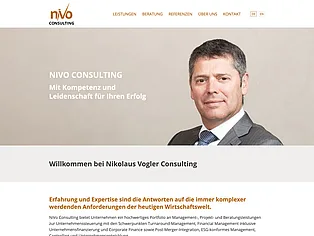 Startseite der Website von NIVO Consulting mit Porträt von Nikolaus Vogler
