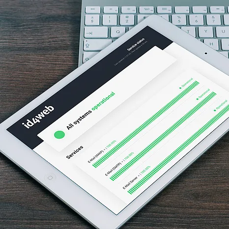 iPad zeigt die Statusseite von id4web mit der Meldung All systems operational